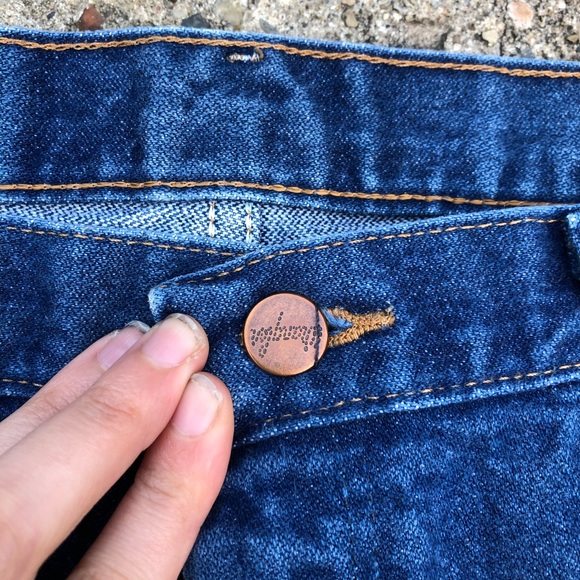 SOLD Wrangler dark wash straight leg cowboy jeans - Picture 4 of 9